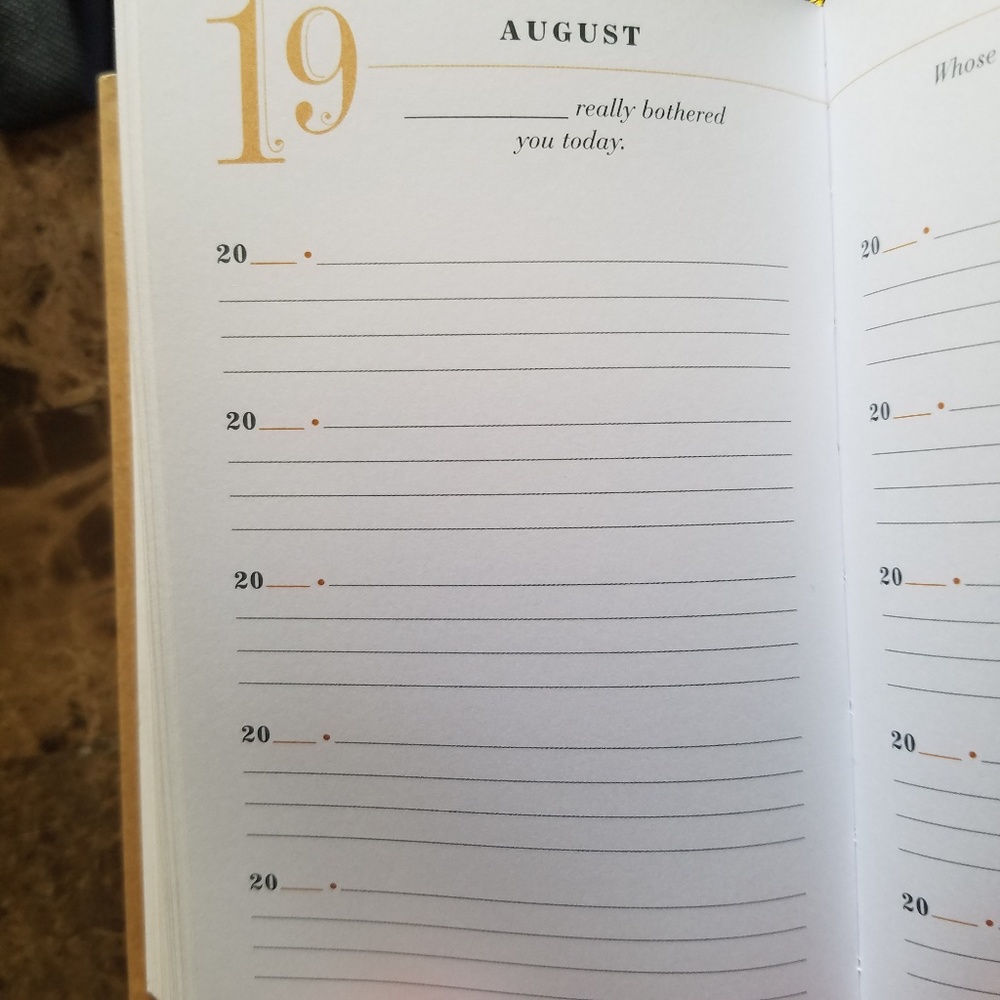 Q & A a day Five Year Journal NEW - Picture 7 of 8